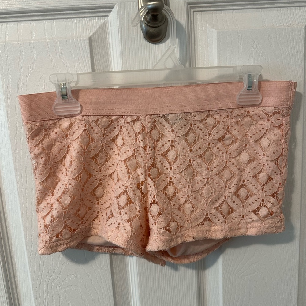 Pink lace streetwear shorts